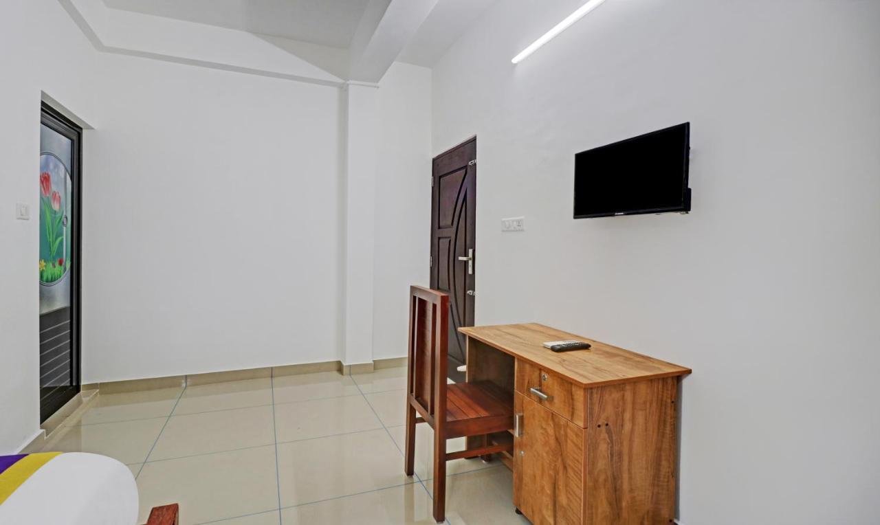 Nirupama,Hotel Aluva 700 Mtr From Aluva Railway Station Alwaye Экстерьер фото