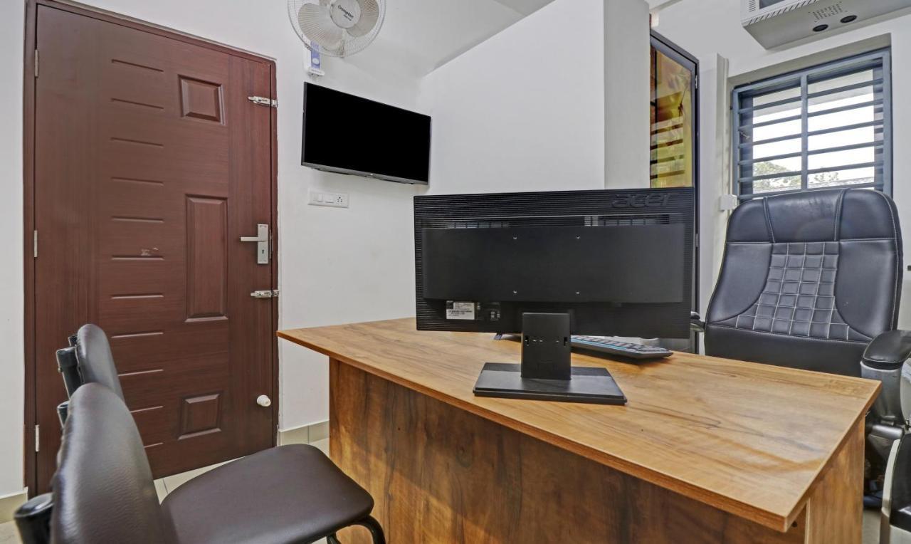 Nirupama,Hotel Aluva 700 Mtr From Aluva Railway Station Alwaye Экстерьер фото