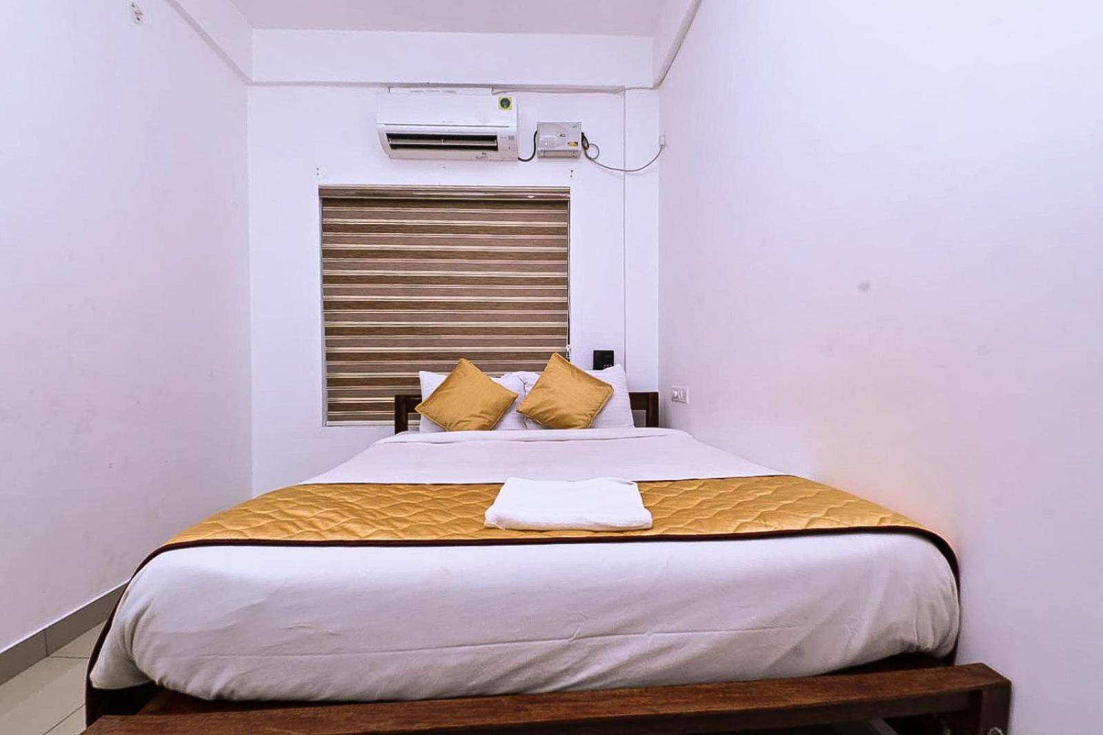 Nirupama,Hotel Aluva 700 Mtr From Aluva Railway Station Alwaye Экстерьер фото